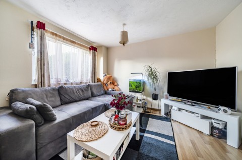 Click the photo for more details of Merlin Way, Middleton-On-Sea, PO22