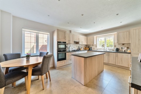 Click the photo for more details of Dean Way, Storrington, RH20