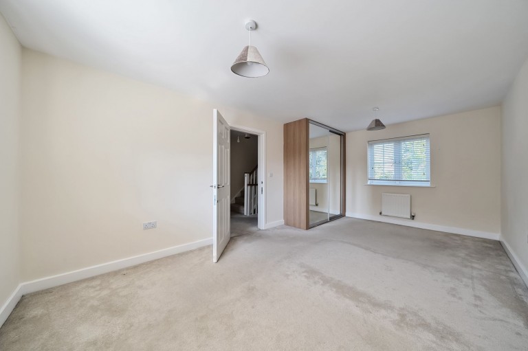 Images for Kilnwood Close, Faygate, RH12