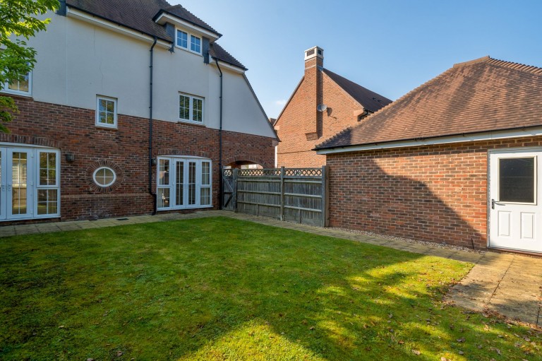 Images for Kilnwood Close, Faygate, RH12