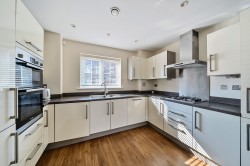 Images for Kilnwood Close, Faygate, RH12