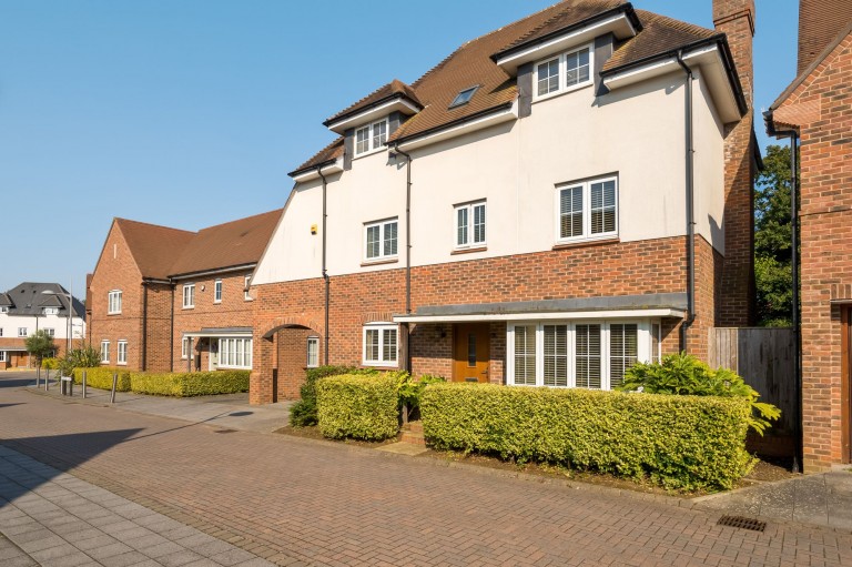 Images for Kilnwood Close, Faygate, RH12