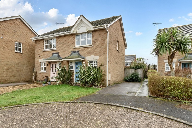 Click the photo for more details of Douglas Close, Middleton-On-Sea, PO22