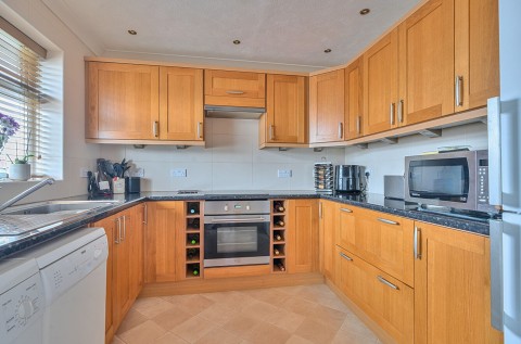 Click the photo for more details of Markfield, Bognor Regis, PO22