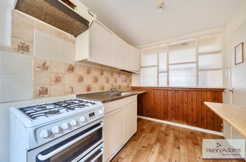 Click the photo for more details of Madeline Road, Petersfield, GU31