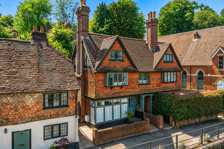 Click the photo for more details of Lower Street, Haslemere, GU27