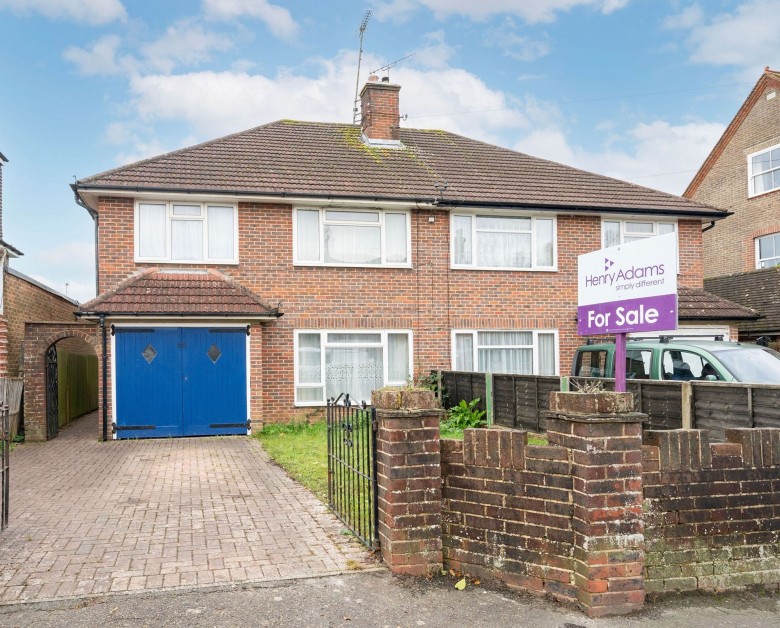 Click the photo for more details of Haywards Road, Haywards Heath, RH16