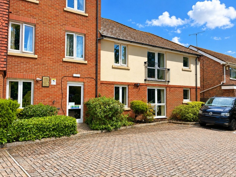 Click the photo for more details of Stockbridge Road, Chichester, PO19
