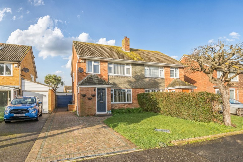 Click the photo for more details of Glenwood Road, Emsworth, PO10