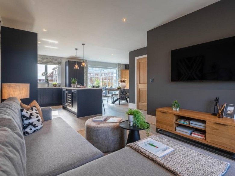 Click the photo for more details of Graylingwell Drive, Chichester, PO19