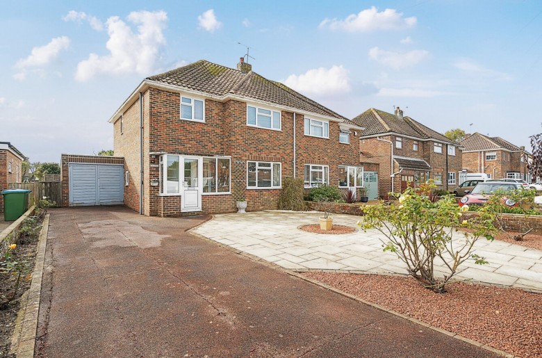 Click the photo for more details of Outerwyke Road, Felpham, PO22