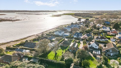 Click the photo for more details of Kings Road, Emsworth, PO10