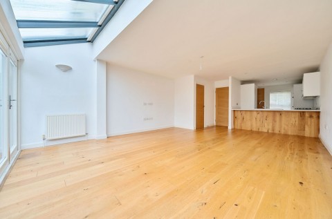 Click the photo for more details of Brighton Road, Handcross, RH17
