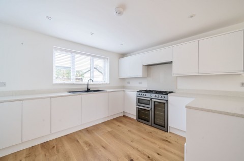 Click the photo for more details of Middleton Road, Middleton-On-Sea, PO22
