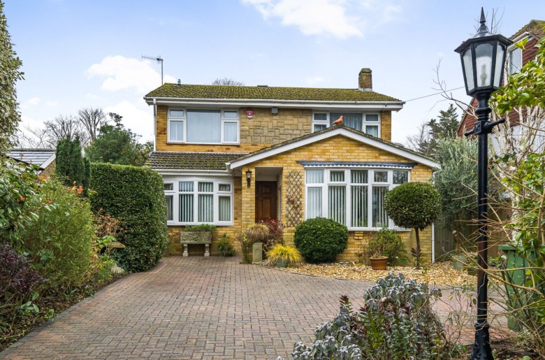 Click the photo for more details of Lower Road, Havant, PO9