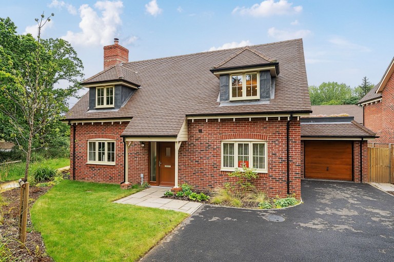 View Full Details for 1 Constable Close, Fittleworth, RH20