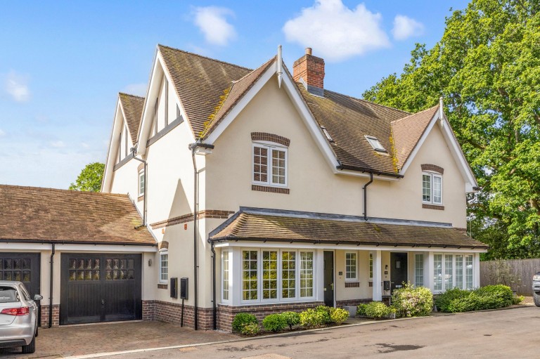 Images for Caryll Place, Warnham, RH12