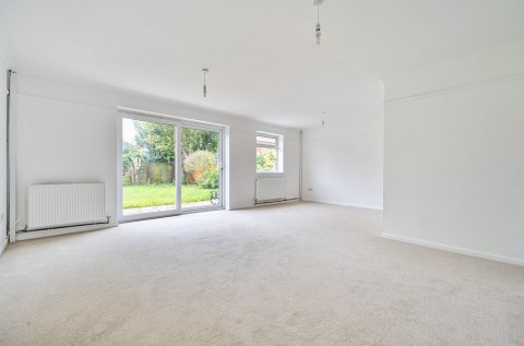 Click the photo for more details of Thrusloes, Aldwick Felds, PO21