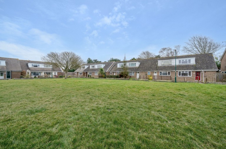 Images for Pryors Green, Rose Green, PO21