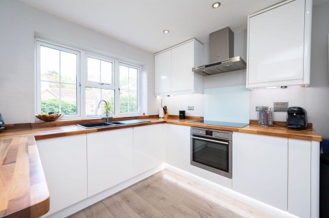 Click the photo for more details of Wordsworth Place, Horsham, RH12