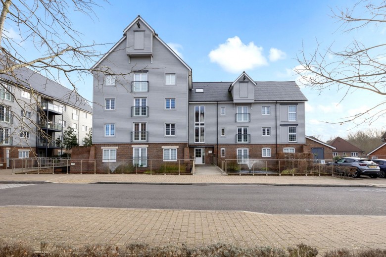 Click the photo for more details of The Boulevard, Horsham, RH12