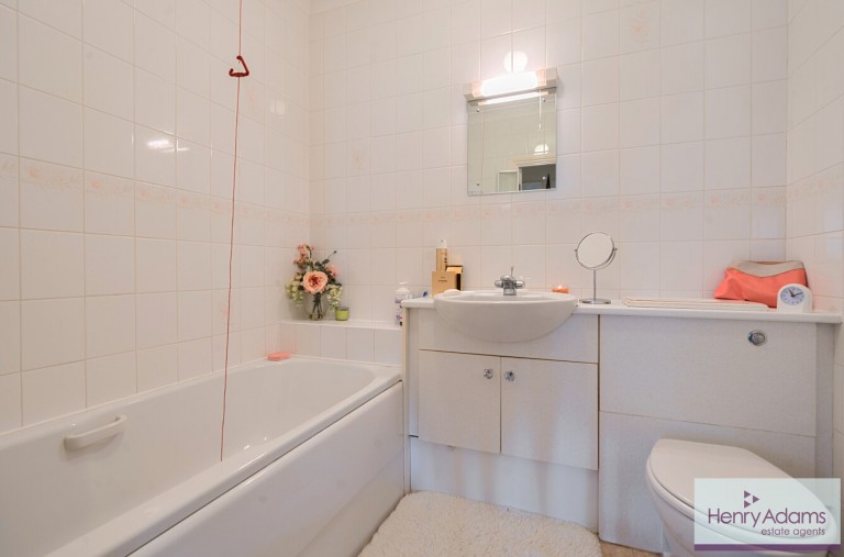 Images for King George Avenue, Petersfield, GU32