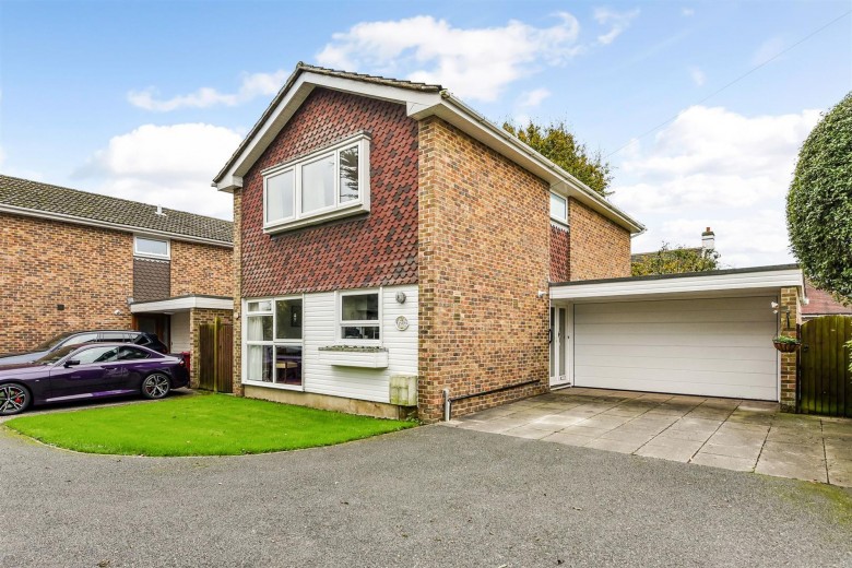 Click the photo for more details of Chestnut Walk, Tangmere, PO20