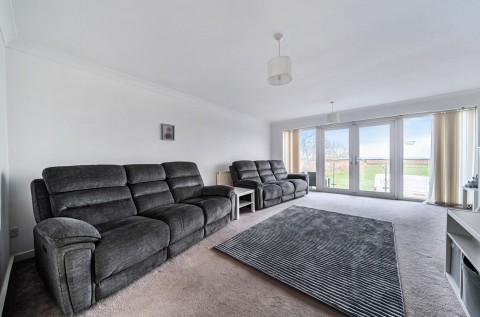 Click the photo for more details of Kingsway, Selsey, PO20