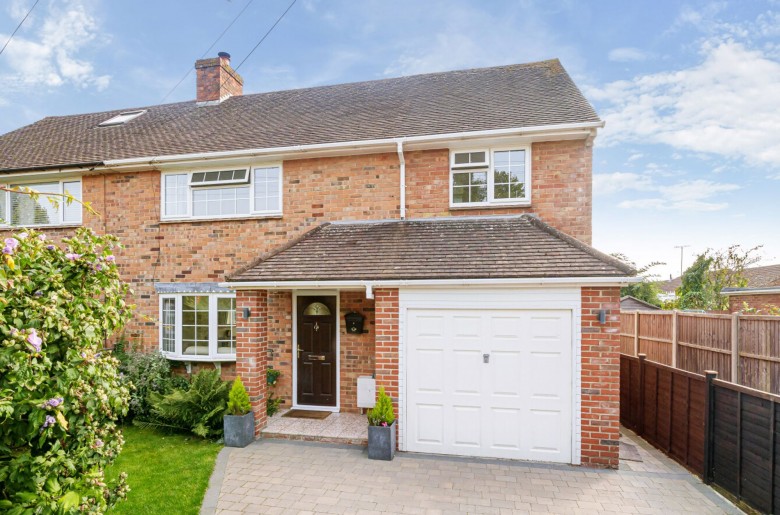 Click the photo for more details of Highview Road, Eastergate, PO20