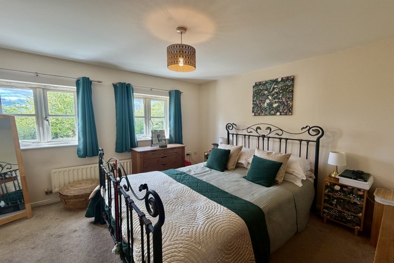 Images for Holders Close, Billingshurst, RH14