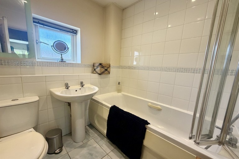 Images for Holders Close, Billingshurst, RH14