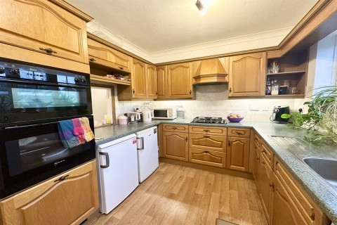 Click the photo for more details of Holly Close, Storrington, RH20