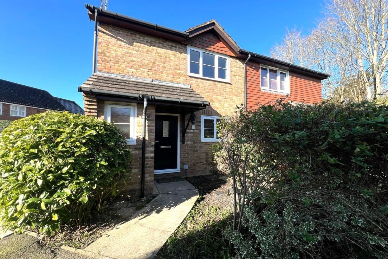 Click the photo for more details of Park Farm Close, Horsham, RH12