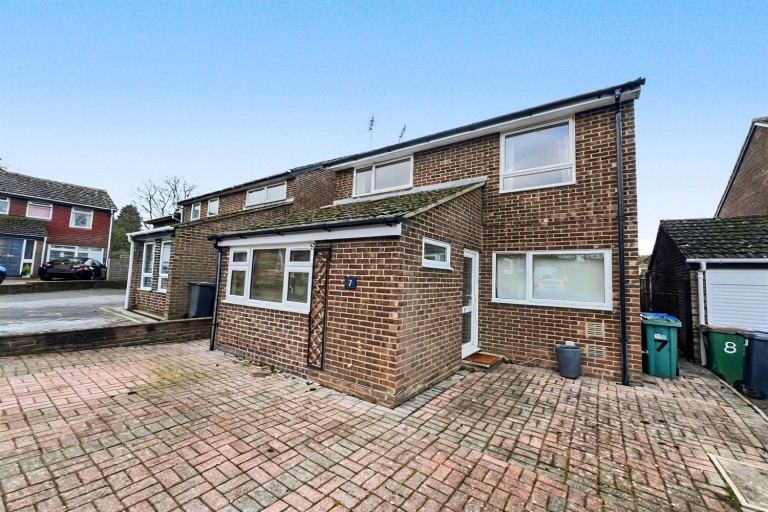 Images for Reapers Close, Horsham, RH12