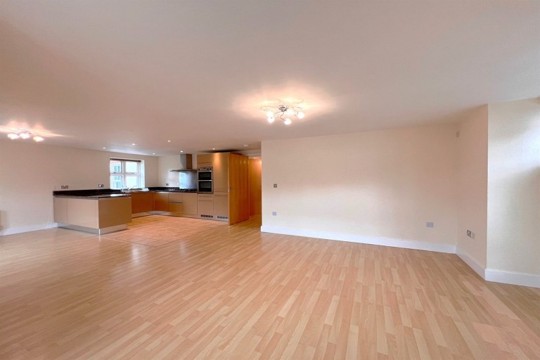 Images for Hewells Court, Horsham, RH12