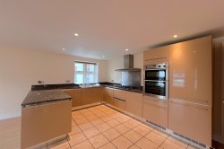 Images for Hewells Court, Horsham, RH12