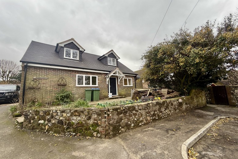 Click the photo for more details of Twitten End, North Street, Storrington, RH20