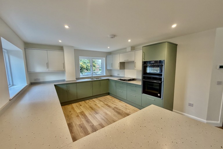 Images for Twitten End, North Street, Storrington, RH20