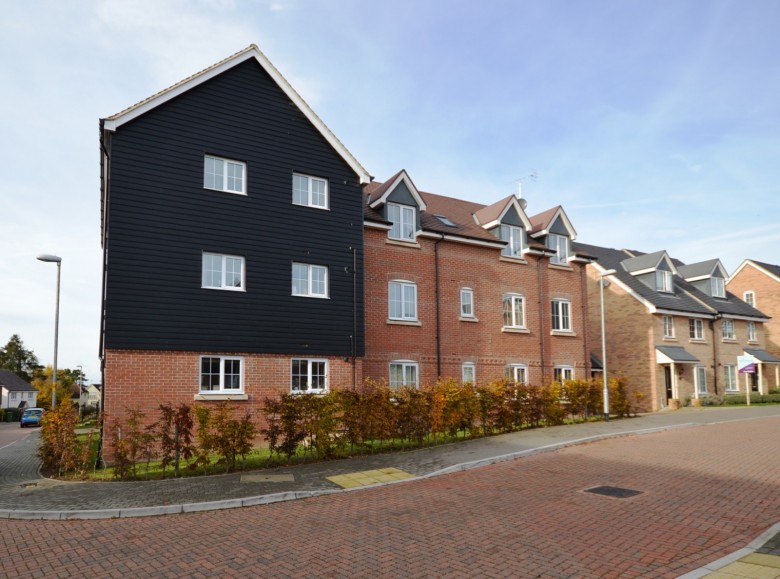 Click the photo for more details of The Alders, Billingshurst, RH14