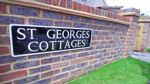 Click the photo for more details of St Georges Cottages, Brighton Road, Handcross, RH17