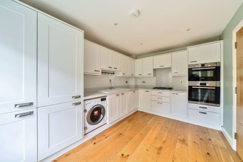 Click the photo for more details of St Georges Cottages, Brighton Road, Handcross, RH17