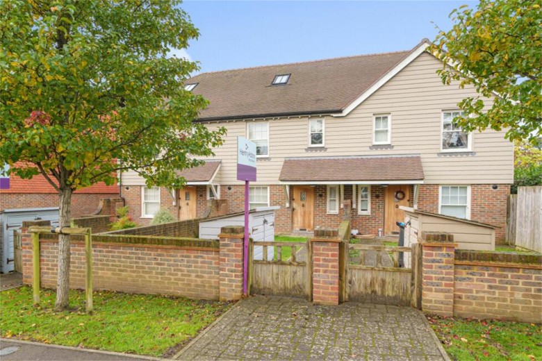 Click the photo for more details of St Georges Cottages, Brighton Road, Handcross, RH17