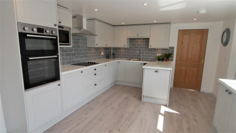 Click the photo for more details of Marles Lane, The Haven, Billingshurst, RH14