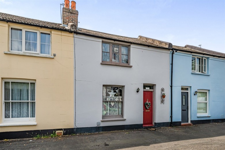 Click the photo for more details of Mead Lane, Bognor Regis, PO22