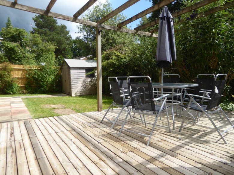 Click the photo for more details of Wellwood Close, Horsham, RH13