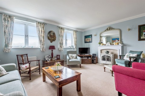 Click the photo for more details of Cobbetts Mews, Lyntons, Pulborough, RH20