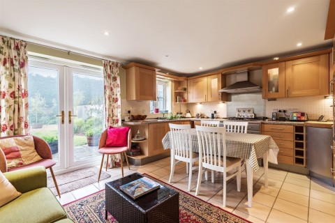 Click the photo for more details of Cobbetts Mews, Lyntons, Pulborough, RH20