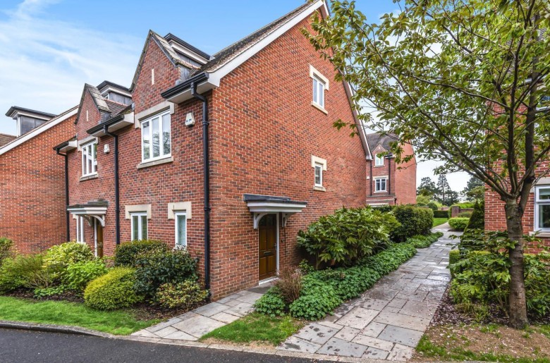 Click the photo for more details of Summers Place, Stane Street, Billingshurst, RH14