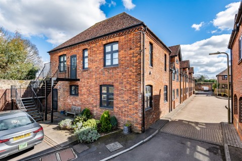 Click the photo for more details of The Maltings, Petersfield, GU31