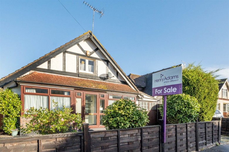 Click the photo for more details of West Avenue, Aldwick, Bognor Regis, PO21